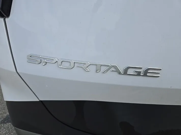 2023 Kia Sportage - view 7