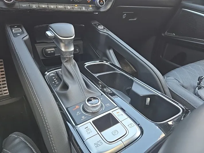 2023 Kia Telluride - view 25
