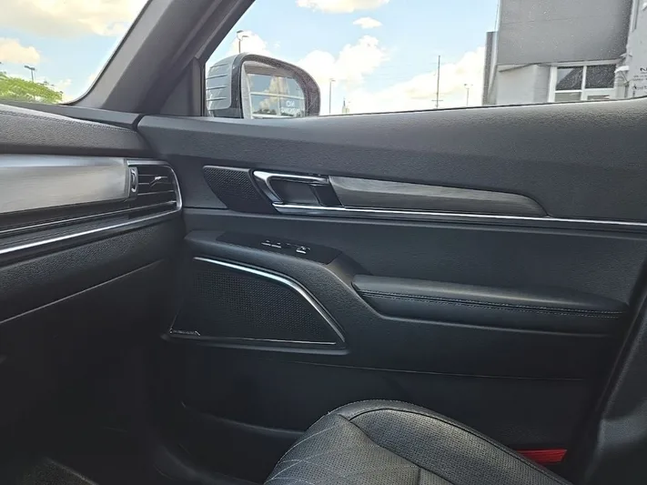 2023 Kia Telluride - view 26