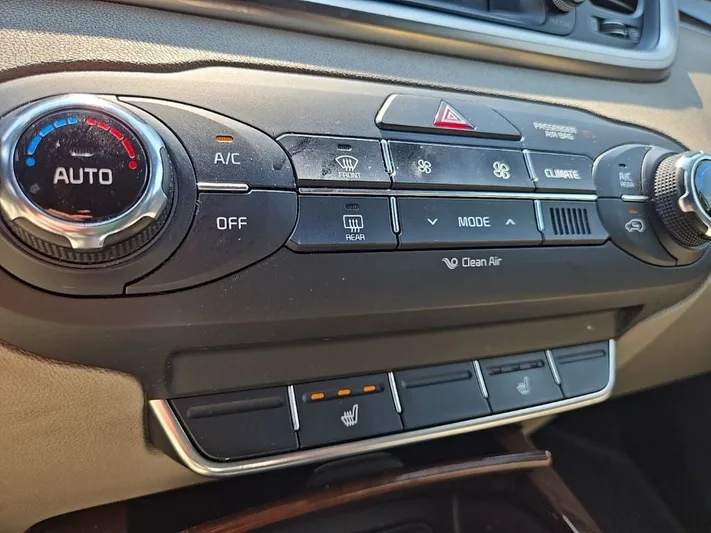 2018 Kia Sorento - view 23
