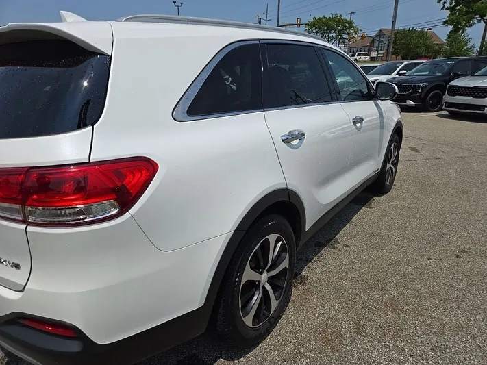 2018 Kia Sorento - view 3