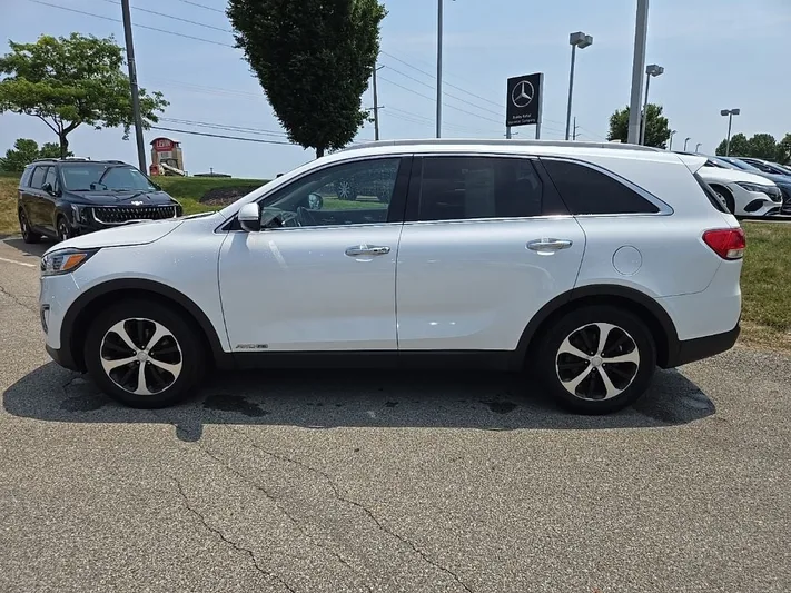 2018 Kia Sorento - view 7