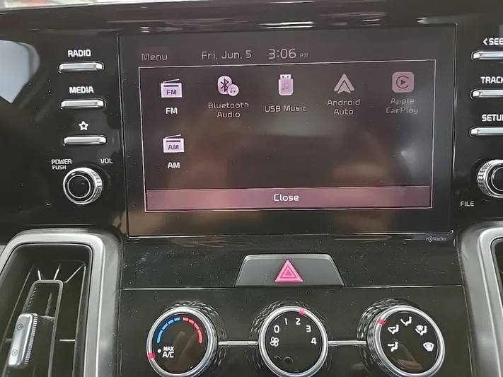 2023 Kia Sorento - view 28