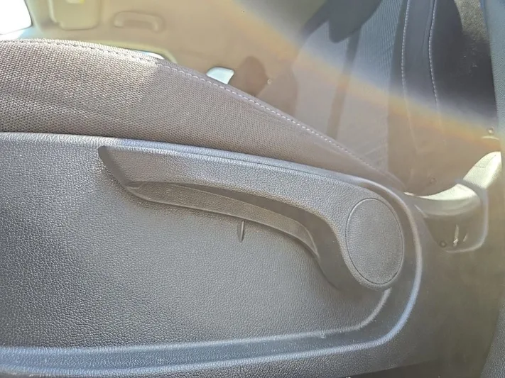 2023 Kia Sorento - view 32