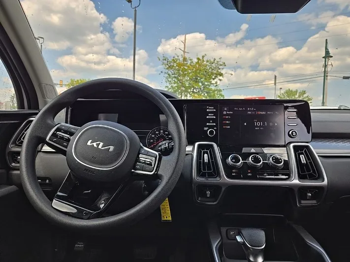 2023 Kia Sorento - view 36