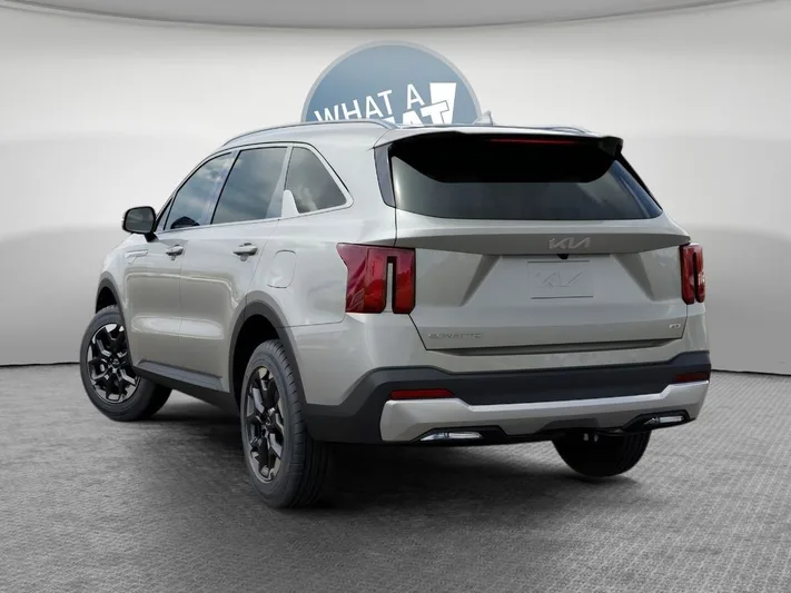 2026 Kia Sorento - view 4