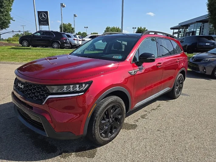2023 Kia Sorento - view 11