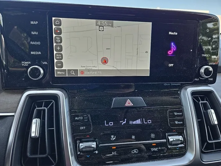 2023 Kia Sorento - view 22