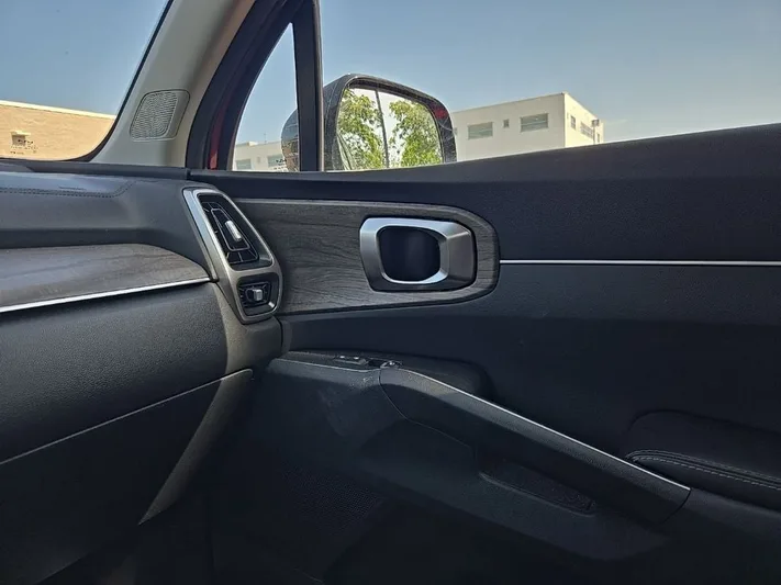 2023 Kia Sorento - view 24