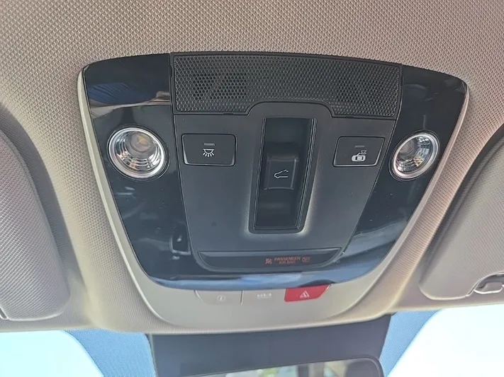 2023 Kia Sorento - view 26