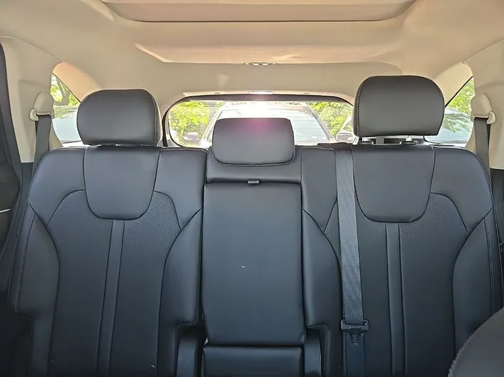 2023 Kia Sorento - view 28