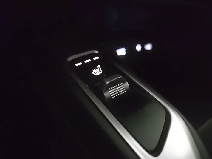 2023 Kia Sorento - view 30