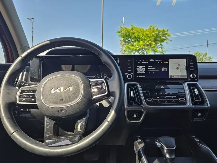 2023 Kia Sorento - view 37