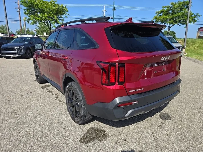 2023 Kia Sorento - view 9