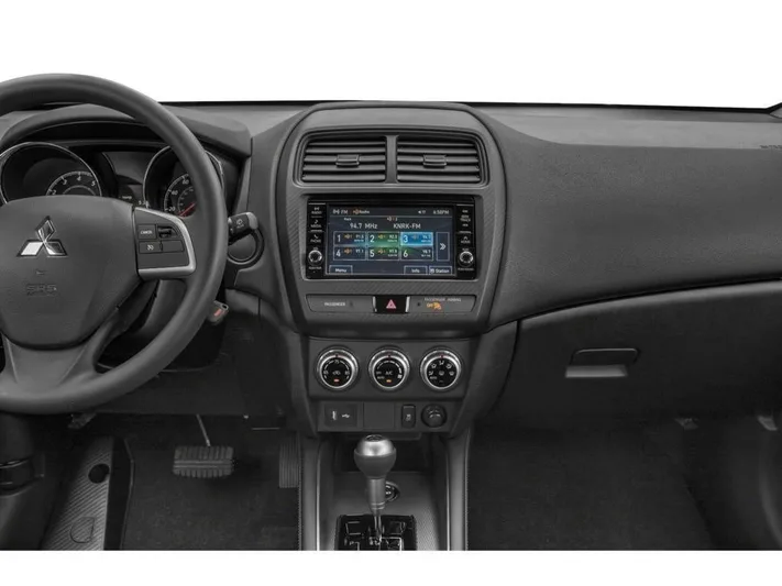 2024 Mitsubishi Outlander - view 10