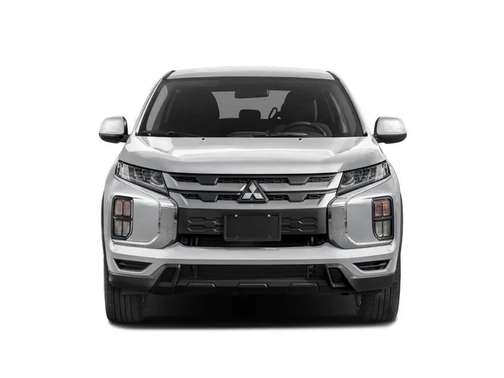 2024 Mitsubishi Outlander - view 4