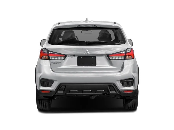 2024 Mitsubishi Outlander - view 5
