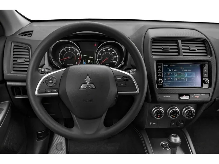 2024 Mitsubishi Outlander - view 7