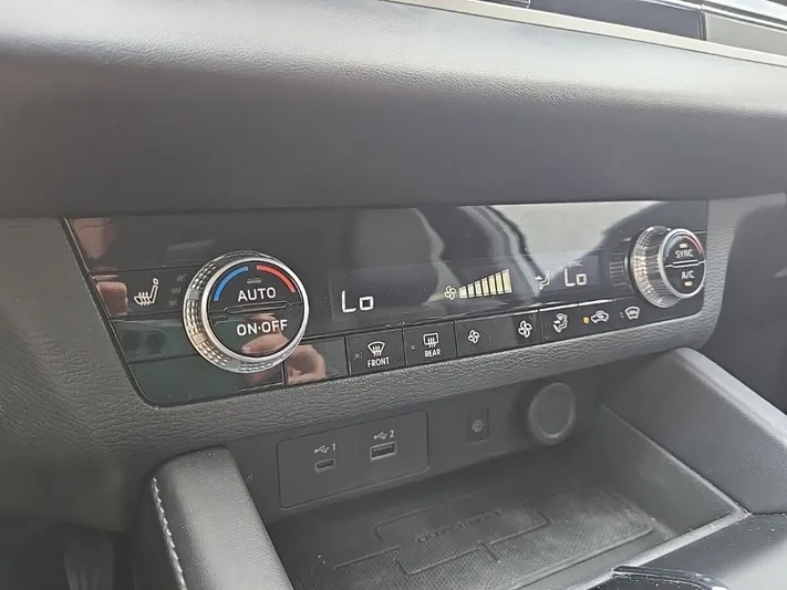 2024 Mitsubishi Outlander - view 21