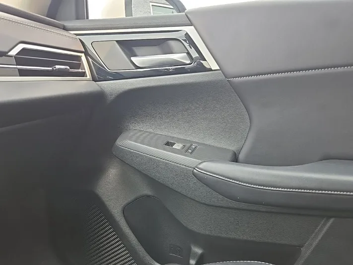 2024 Mitsubishi Outlander - view 23