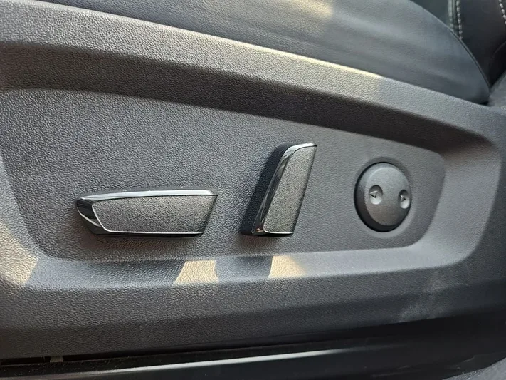 2024 Mitsubishi Outlander - view 27