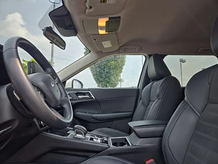 2024 Mitsubishi Outlander - view 28