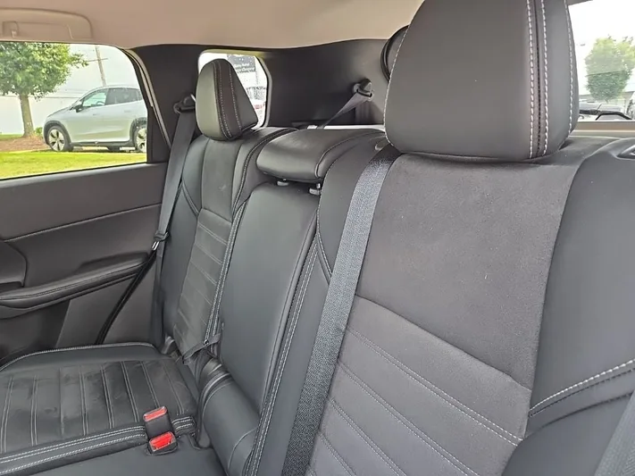 2024 Mitsubishi Outlander - view 29