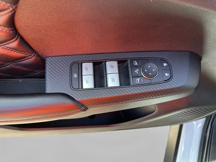 2022 Mitsubishi Outlander - view 14