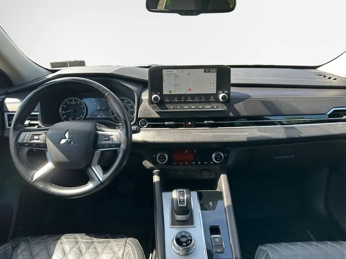 2022 Mitsubishi Outlander - view 22
