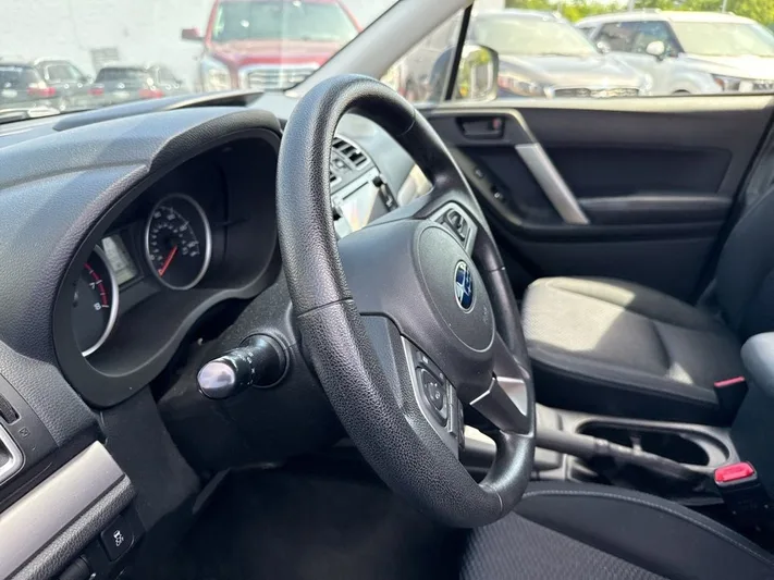 2018 Subaru Forester - view 8