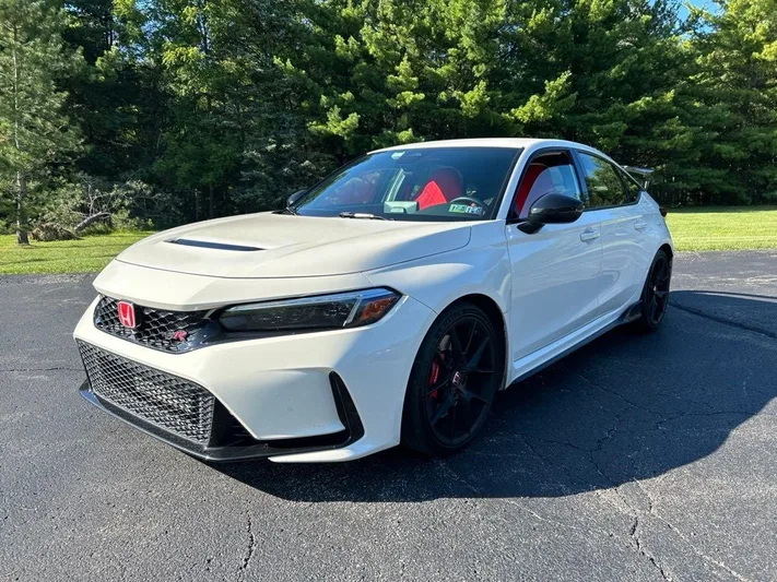 2024 Honda Civic - view 3