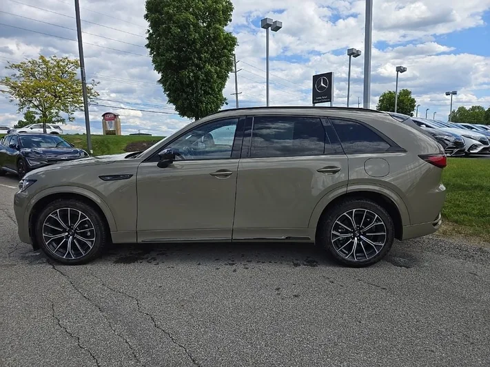 2025 Mazda CX-70 - view 10