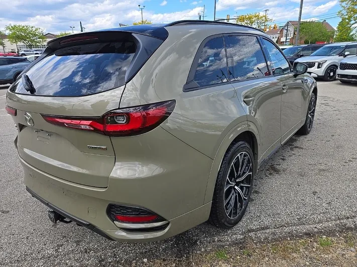 2025 Mazda CX-70 - view 3
