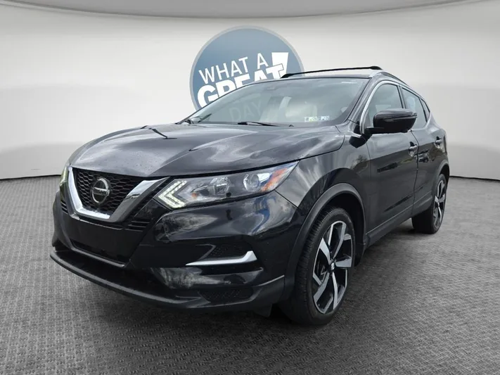 2022 Nissan Rogue - view 8