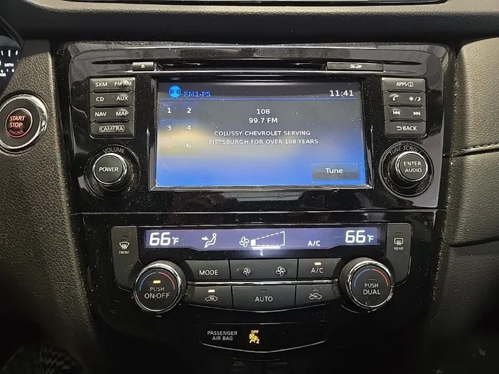 2017 Nissan Rogue - view 22