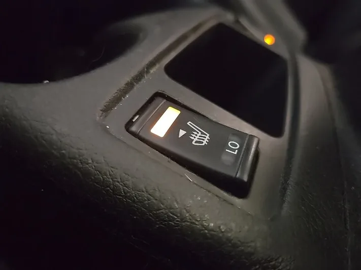 2017 Nissan Rogue - view 25
