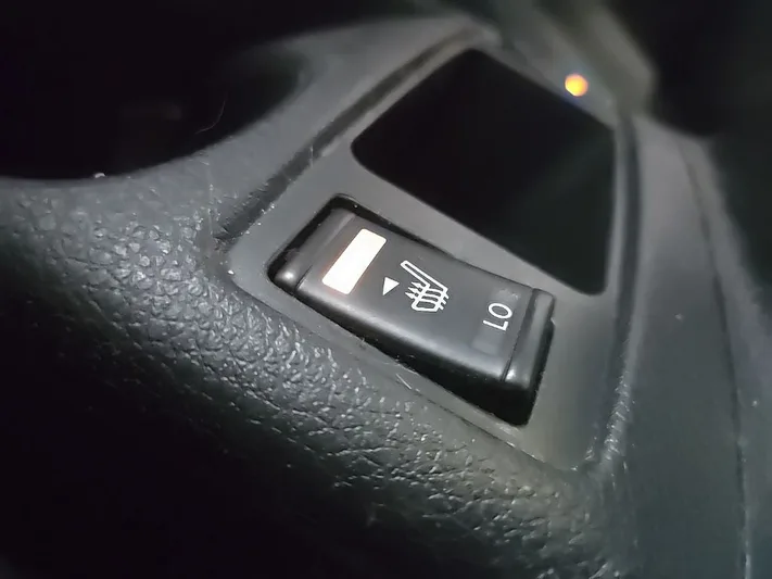 2017 Nissan Rogue - view 26