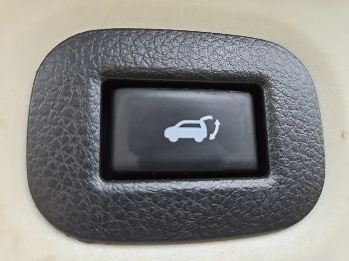 2017 Nissan Rogue - view 36