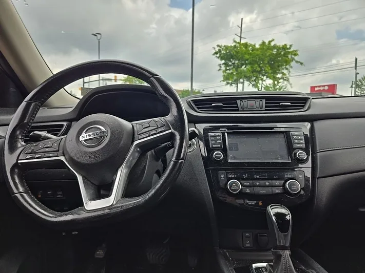 2017 Nissan Rogue - view 39