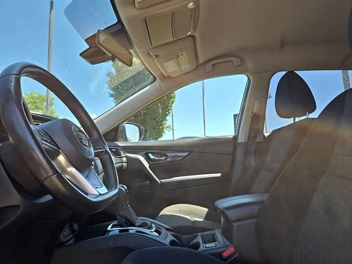 2020 Nissan Rogue - view 33