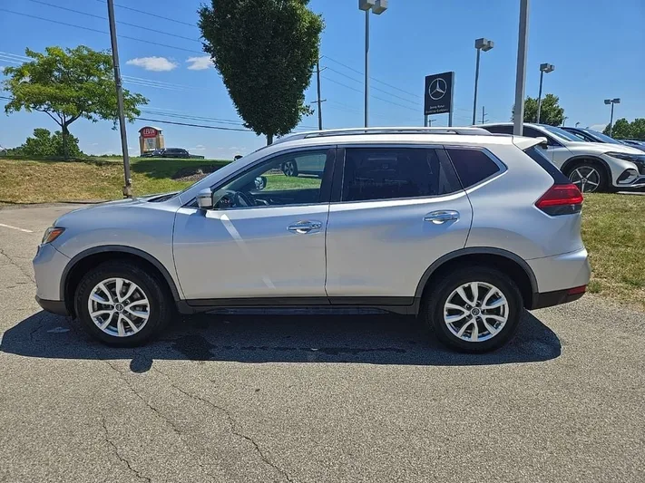 2020 Nissan Rogue - view 9