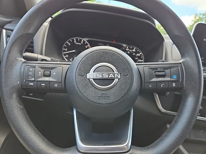 2024 Nissan Rogue - view 12