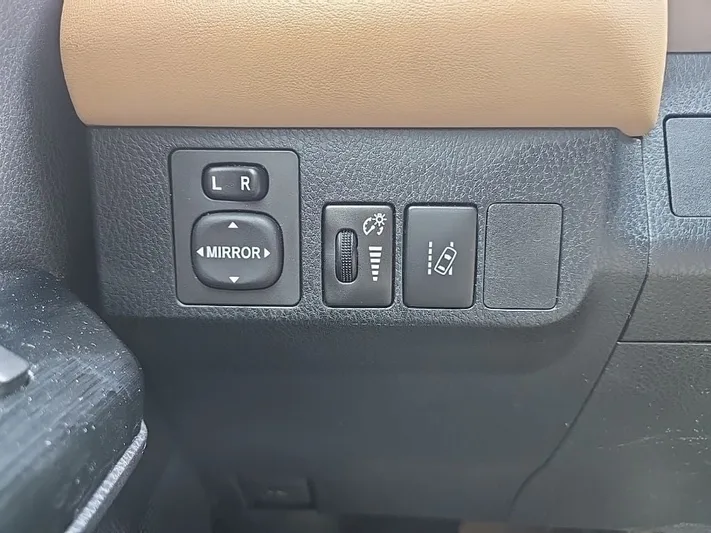 2018 Toyota RAV4 - view 20