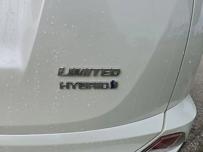 2018 Toyota RAV4 - view 6