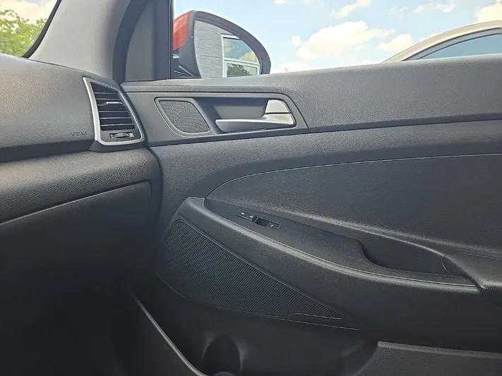 2017 Hyundai Tucson - view 26
