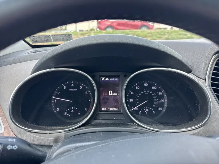 2017 Hyundai Santa - view 16