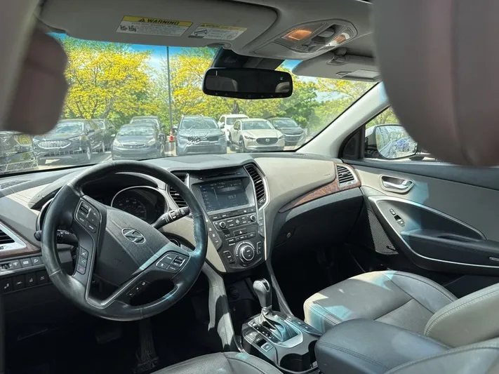 2017 Hyundai Santa - view 26
