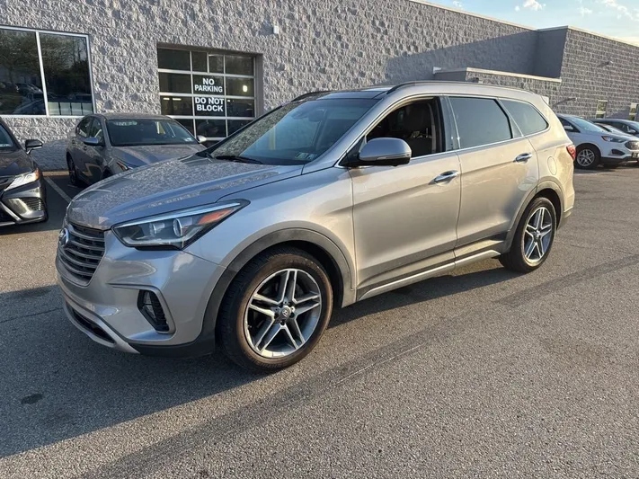 2017 Hyundai Santa - view 3