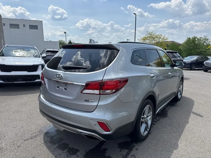 2017 Hyundai Santa - view 37