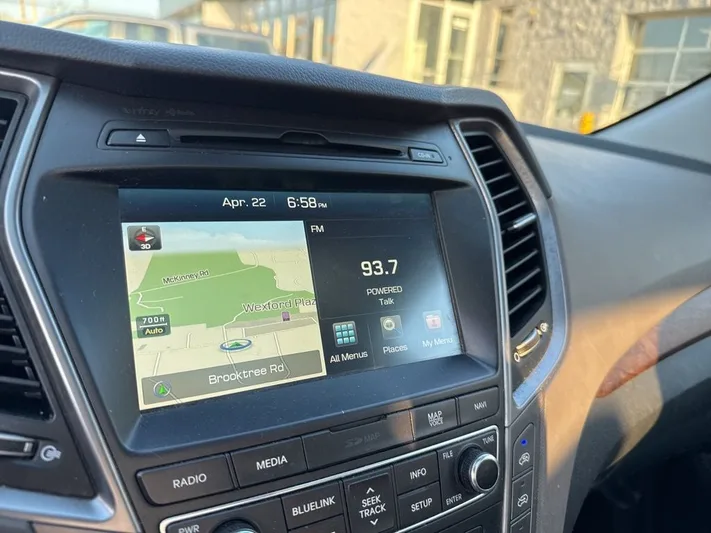 2017 Hyundai Santa - view 8